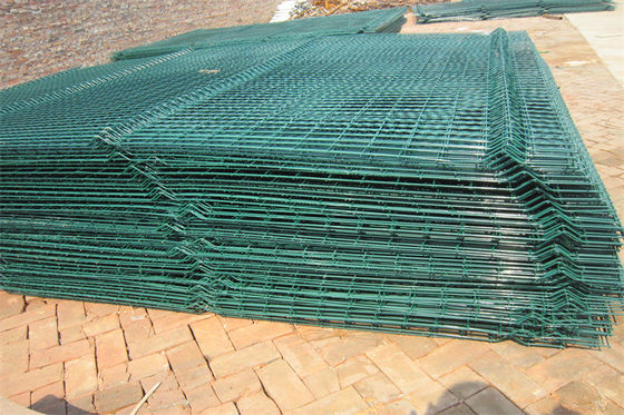 Factory Supply Galvanized / Stainless Steel BTO22 BTO-25 28 30 CBT 45 60 65 Barbed Diamond Welded Razor Wire Mesh Fence