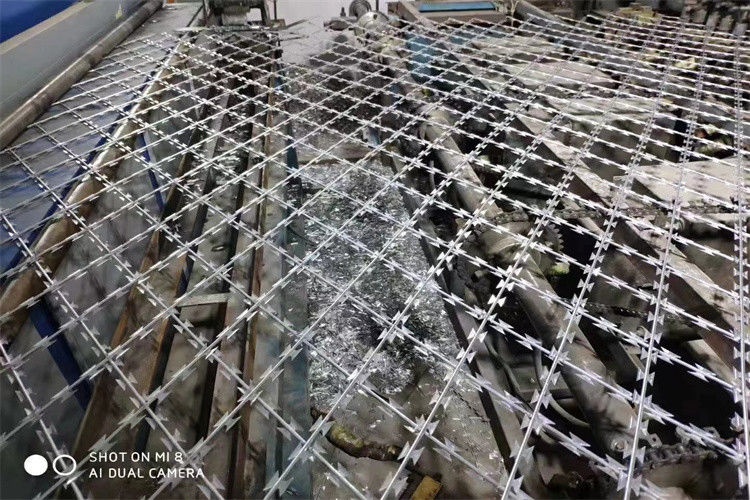 China Factory Supply Welded Razor Mesh Gives A Premium Protective Fence