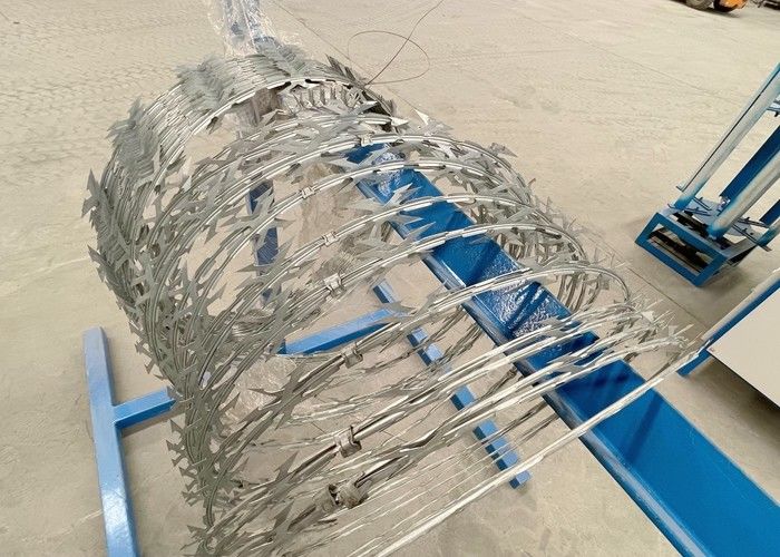 Blade Barbed Wire BTO22 Concertina Mesh Welded Razor Wire Mesh Fence For Protection And Security